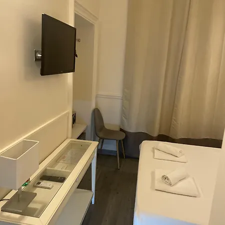 בית הארחה Arts &